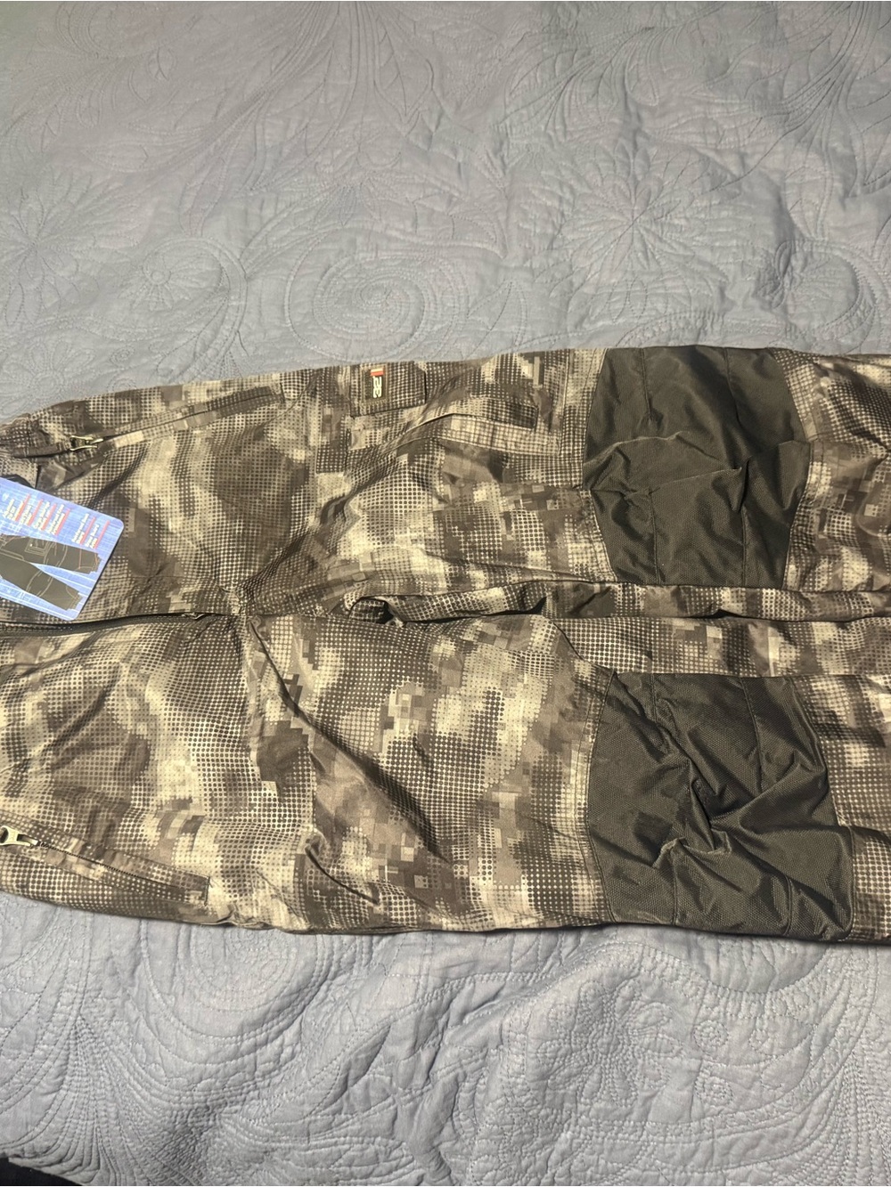 Boy 32 degree ski pants new with tags